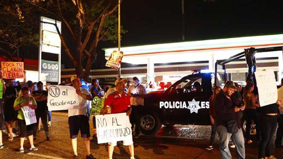Toman fuerza las protestas por el gasolinazo en Villahermosa