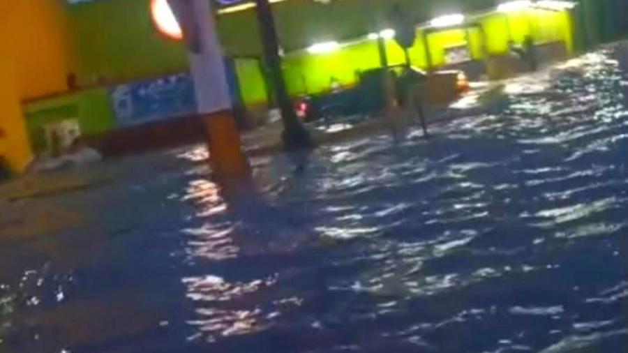 Frente frío 2 provoca inundaciones temporales en zonas bajas de Reynosa