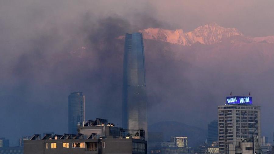 Se incendia edificio emblemático de Chile