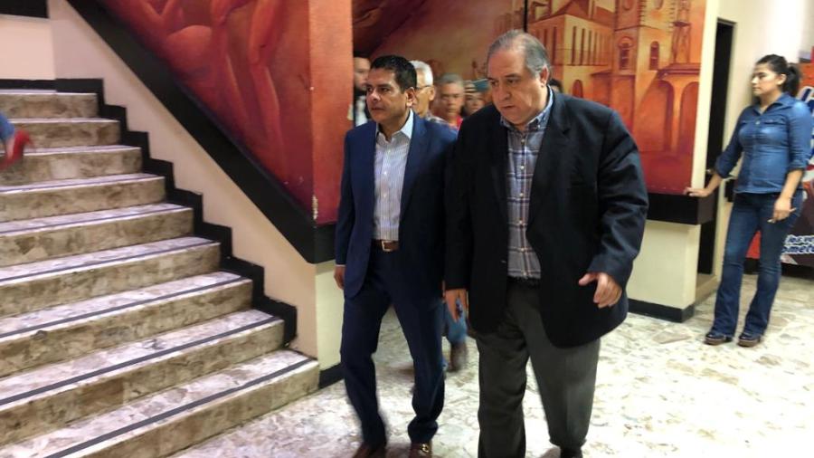 Arriba Embajador de Honduras Alden Rivera Montes a la presidencia municipal de Matamoros
