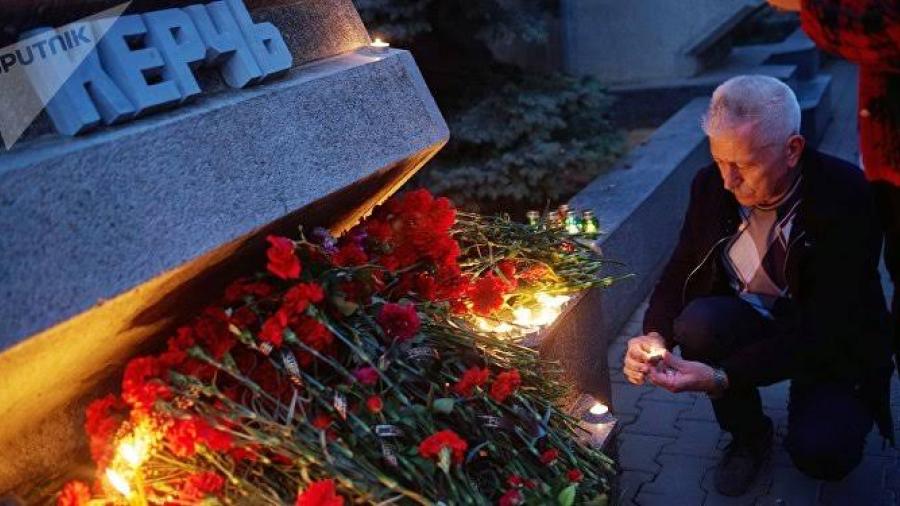 Parlamento de Ucrania guarda un minuto de silencio por masacre en Crimea