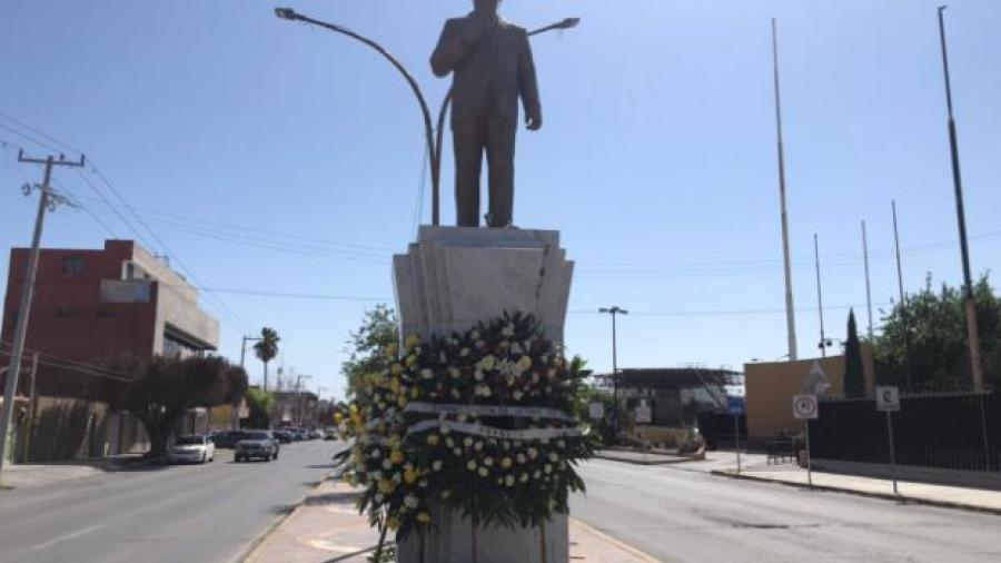 Con ofrenda floral conmemoran 83° aniversario de la expropiación petrolera