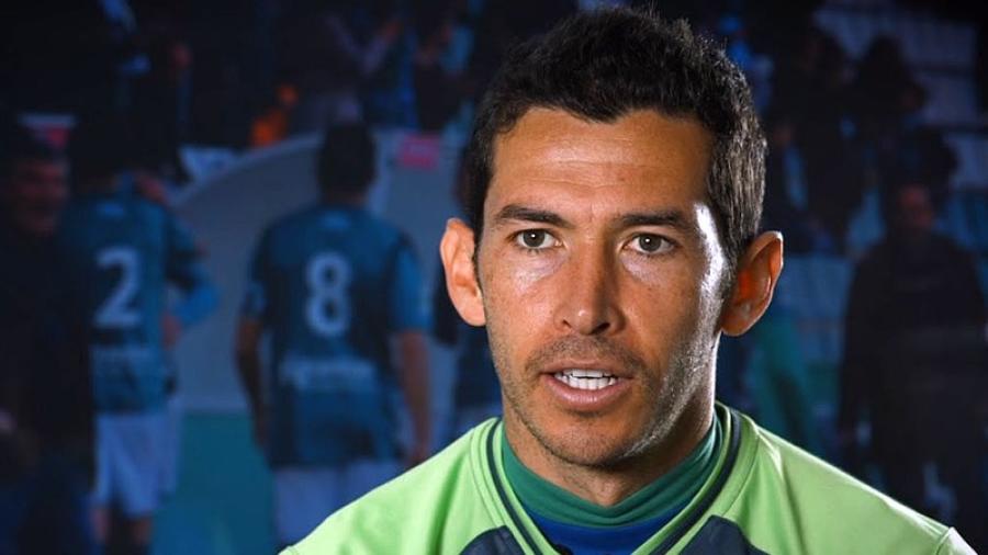 Israel Castro anuncia retiro del futbol profesional