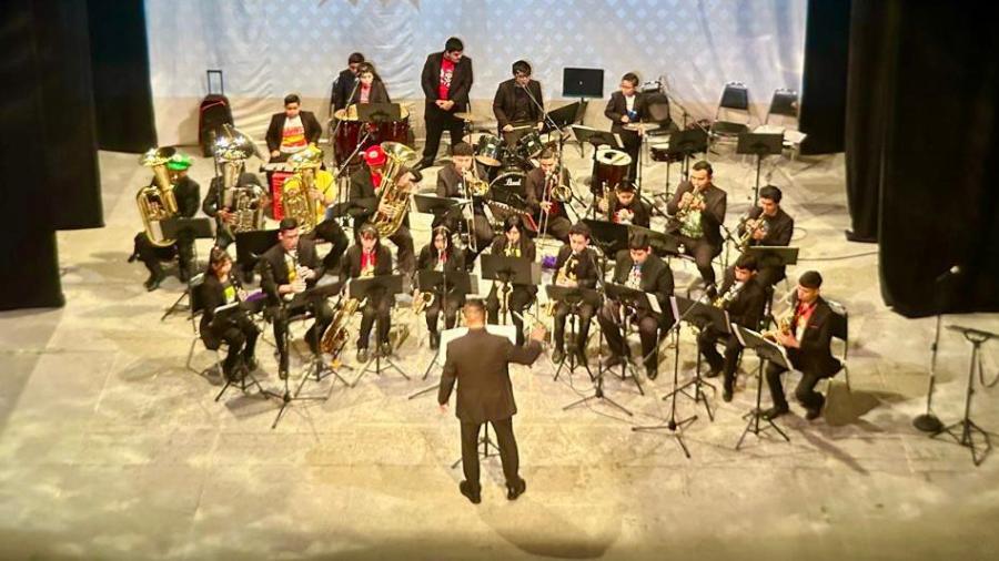 Alcalde Carlos Peña Ortiz impulsa cultura y arte con concierto de jazz