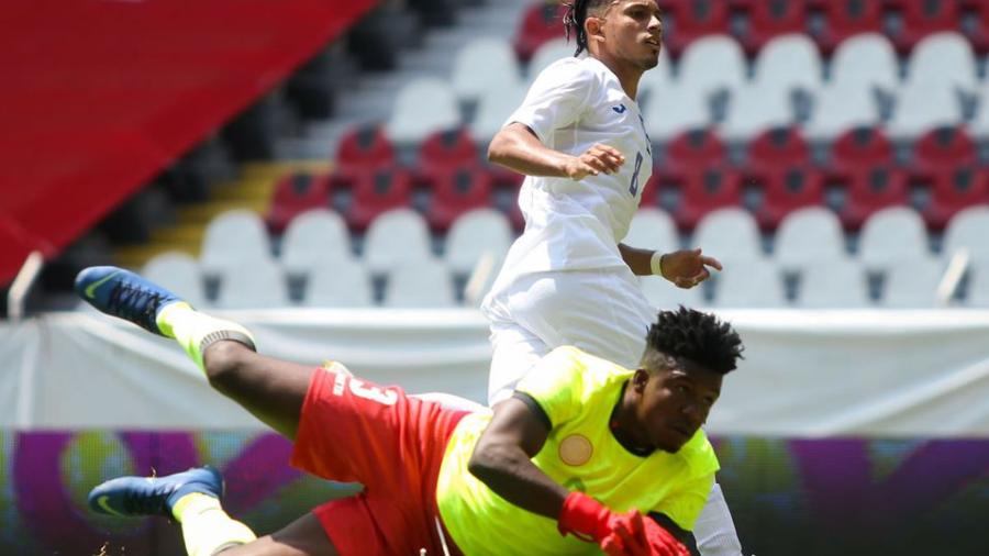 La selección de Haití jugó con guantes de portero prestados de Honduras