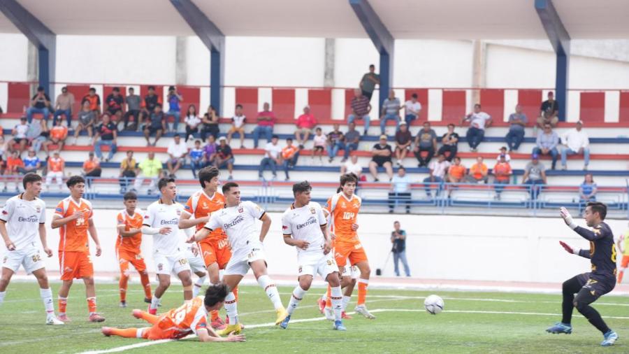 Ventaja para Correcaminos en la final de ida de la liga premier