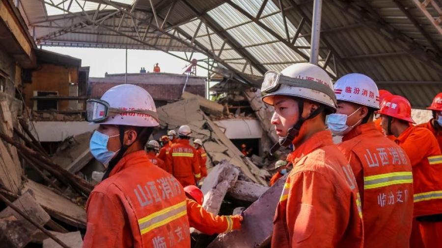Al menos 17 muertos tras derrumbe de restaurante en China