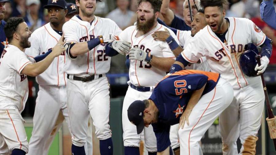 Jonrón de White en el 9no inning y ganan los Astros
