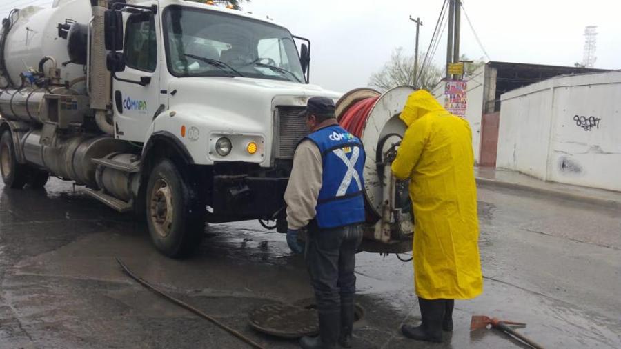 Comapa trabaja con equipo vactor