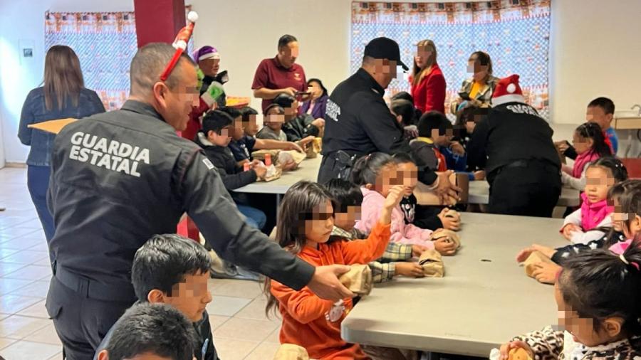 Guardia Estatal realiza convivencia navideña con niños y niñas de primaria