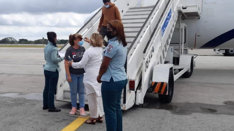 México devuelve a Cuba a 107 migrantes irregulares