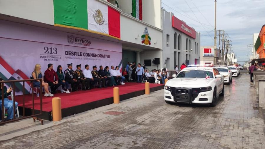 Desfilan para conmemorar el 213 aniversario de la Independencia de México