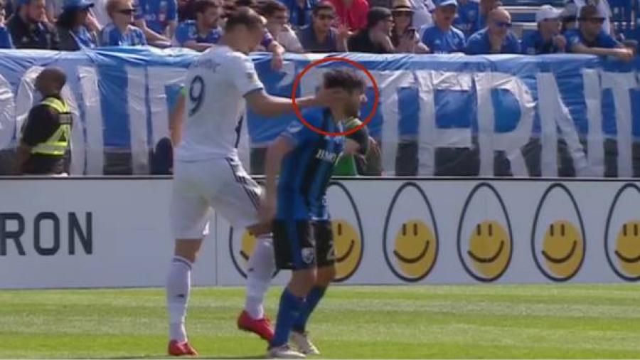 Zlatan Ibrahimovic es expulsado por dar “zape” a rival