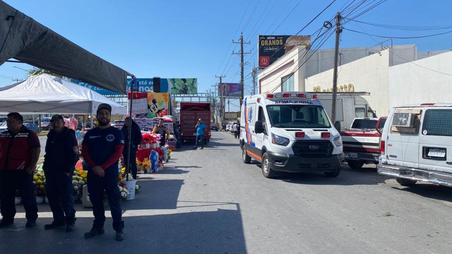 Vigilan y resguardan afluencia en panteones