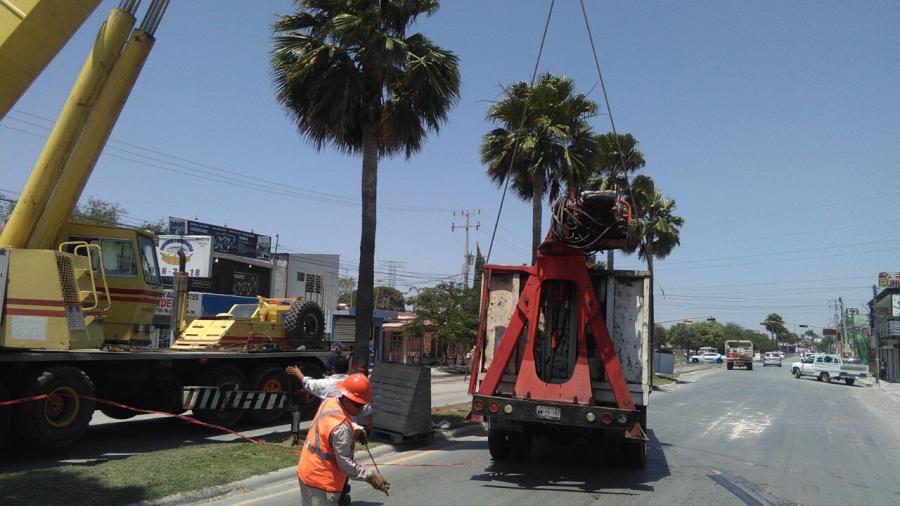 Atiende COMAPA hundimiento en avenida Rodolfo Garza Cantú