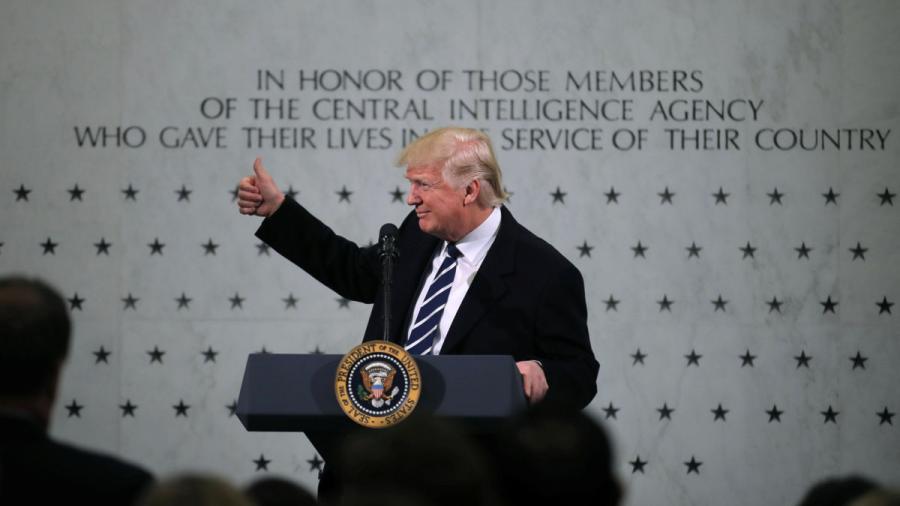 Trump elogia el trabajo de la CIA; 'estoy con ustedes mil por ciento', dice