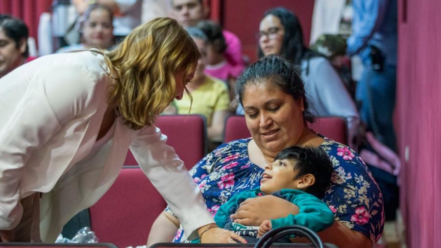 Busca DIF Tamaulipas seguir ayudando a niñas y niños con parálisis cerebral