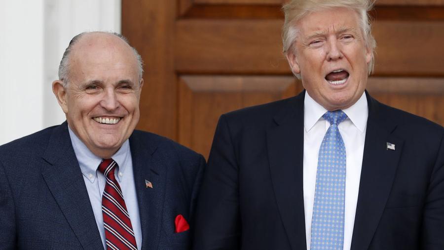 Congreso de EU cita a Giuliani por juicio político contra Trump