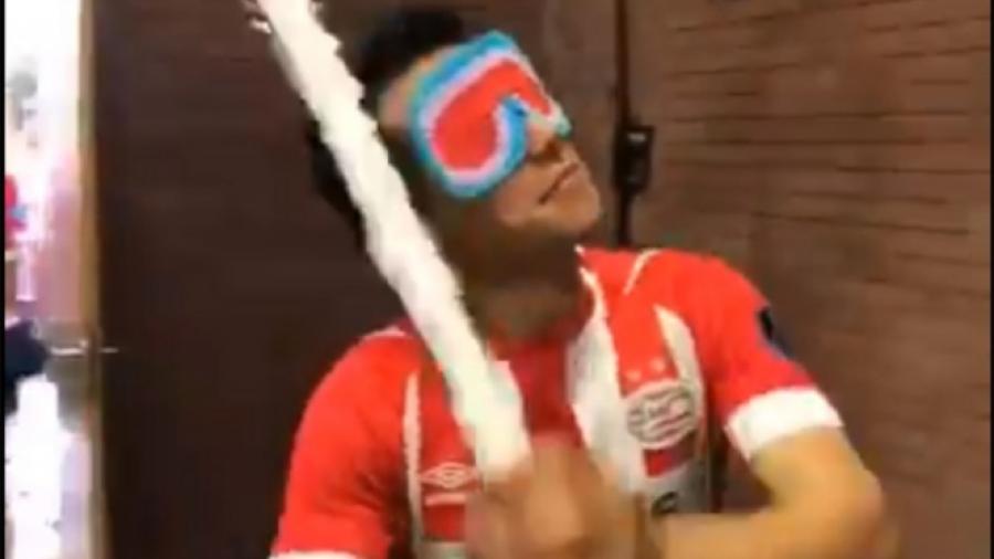 PSV festeja al Chuky con piñata