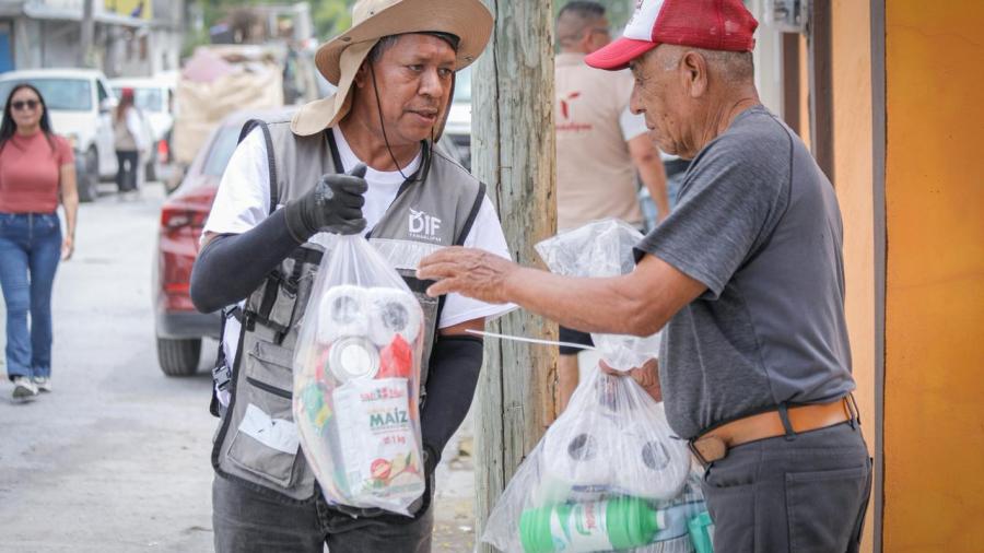 Continúa DIF Tamaulipas entregando apoyos a familias afectadas por lluvias e inundaciones en la frontera