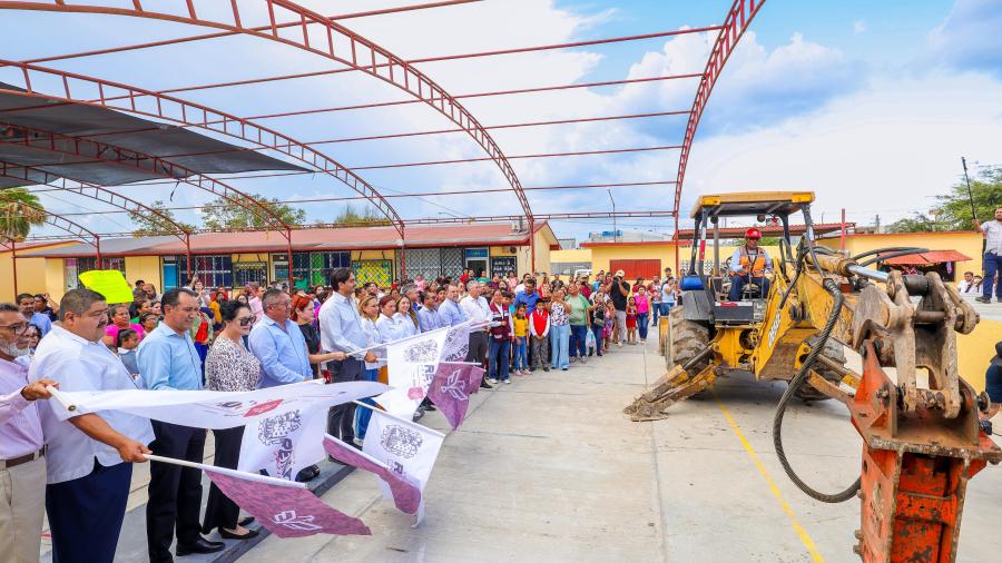 Inició Gobierno de Carlos Peña Ortiz construcción de Techumbre por 3.2 MDP