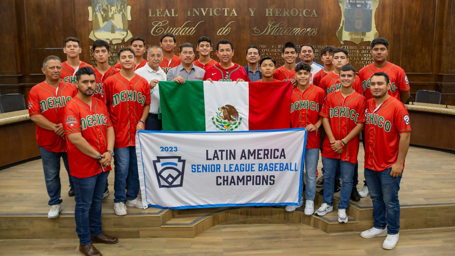 Abandera Alcalde Mario López a campeones que representarán a Latinoamérica en Serie Mundial de beisbol  
