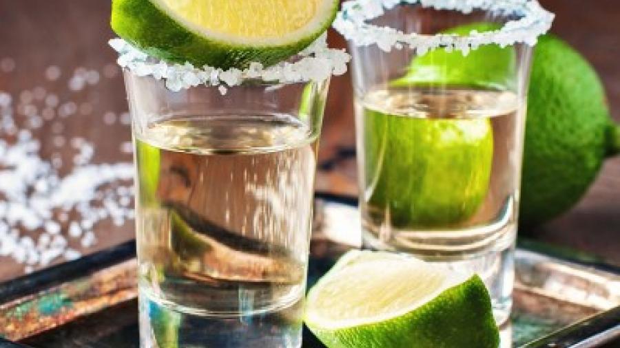 Se producirán en México tequila y mezcal marca Maradona 