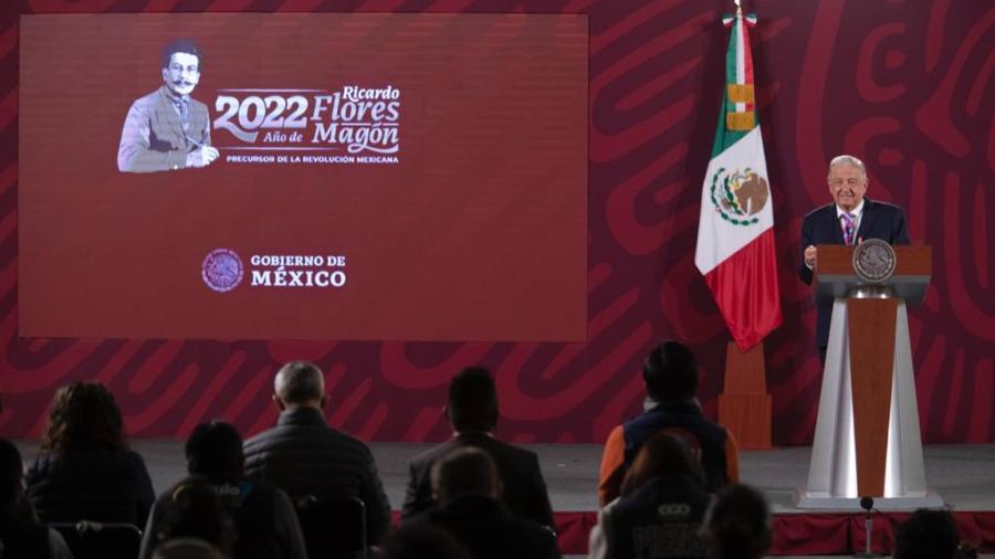 Reporteros se manifiestan en Palacio Nacional por periodistas asesinados; se abstienen de hacer pregunta