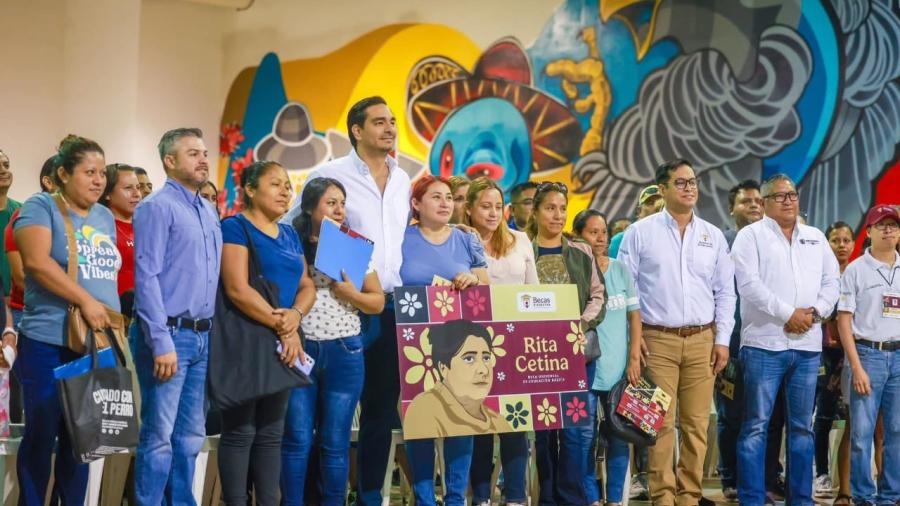 Entregaron Gobiernos de Claudia Sheinbaum Pardo y Carlos Peña Ortiz, Becas de Educación Básica