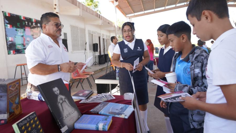 Acerca IMJUVE servicios del Gobierno Municipal a estudiantes de colonia El Bayito