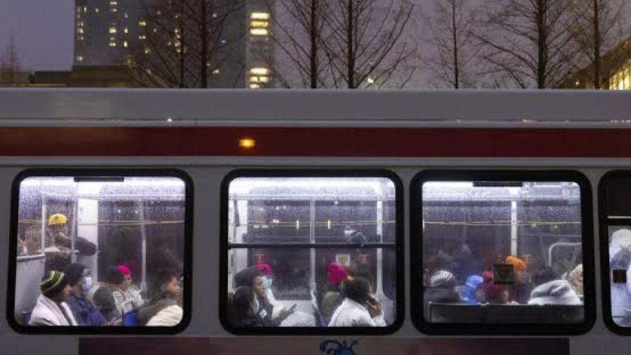 Traslado de migrantes en Nochebuena puso vidas en peligro, acusa Casa Blanca