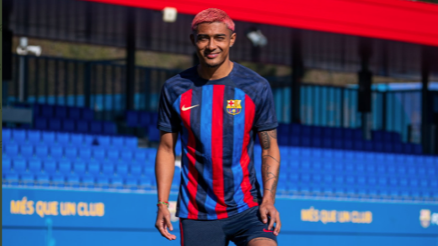 Julián Araujo se suma oficialmente al Barcelona
