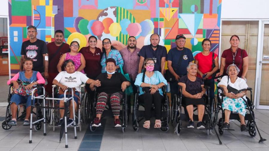 Entrega DIF Reynosa sillas de ruedas 