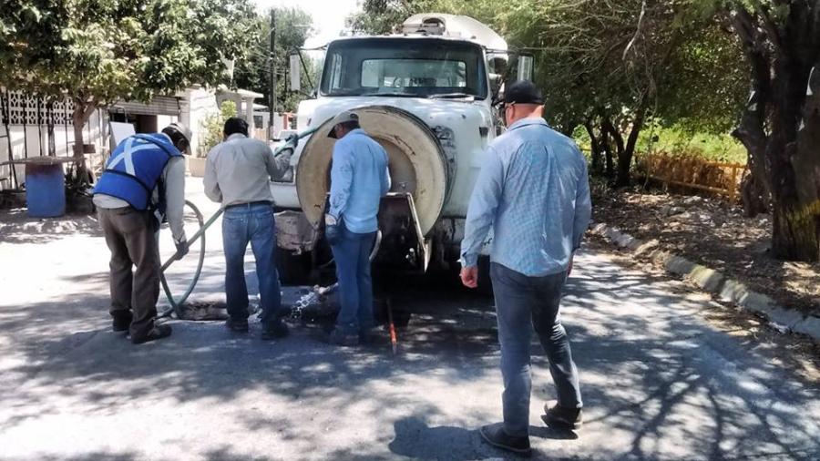Comapa trabaja con equipo vactor