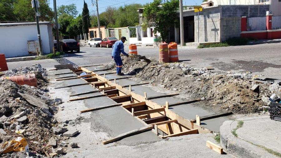 Agilizan cambio de rejilla en Bulevar Anáhuac y Viena