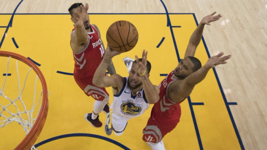 Warriors aplasta 126-85 a Rockets y se pone 2-1 en final Oeste de la NBA