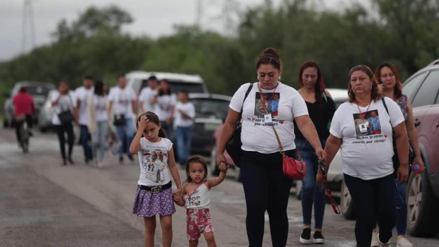Familiares hacen misa a mineros de Coahuila