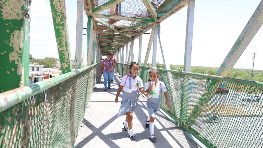 Realizan autoridades del Ayuntamiento de Reynosa supervisión de puentes peatonales municipales 