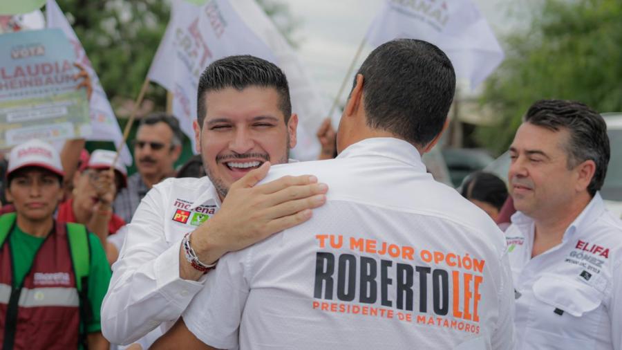 ¡Roberto Lee y Beto se topan en Control y en un acto de civismo ciudadano aceptó debatir!