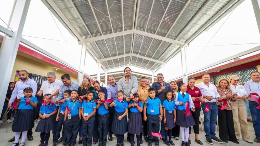 Techumbre solicitada a Carlos Peña Ortiz hoy es realidad en escuela primaria