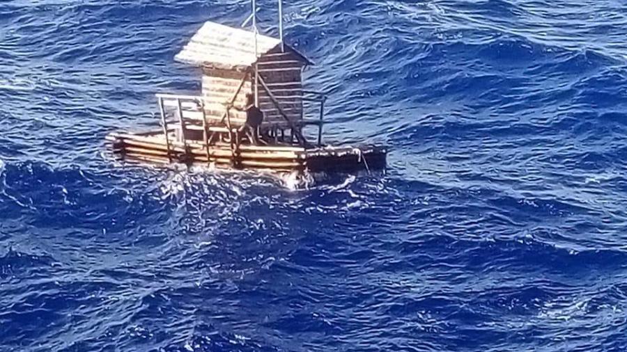 Adolescente sobrevive 49 días a la deriva en altamar