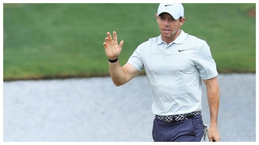 Rory McIlroy se acerca cada vez más a Tiger Woods
