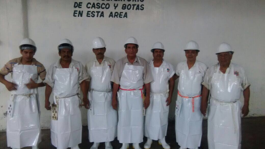 Otorga Ayuntamiento porteño equipamiento a empleados del Rastro Municipal