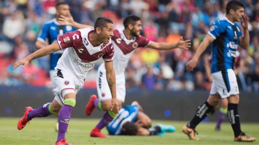 Veracruz saca triunfo ante Gallos
