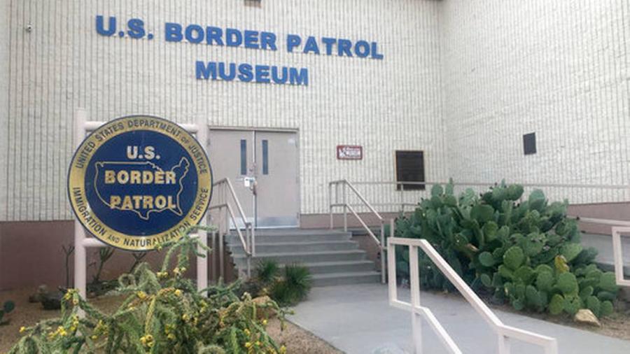 Policía de Texas busca arrestar a los activistas que vandalizaron museo. 