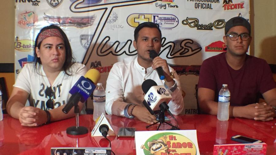 Las DJs mexicanas "Le Twins" armarab una fiesta en Miramar