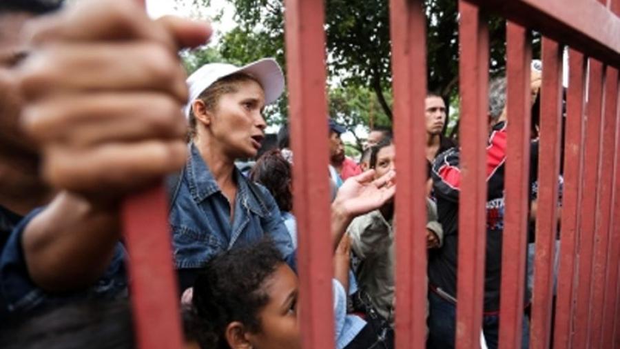 Brasil traslada a 187 venezolanos para reducir tensión en la frontera