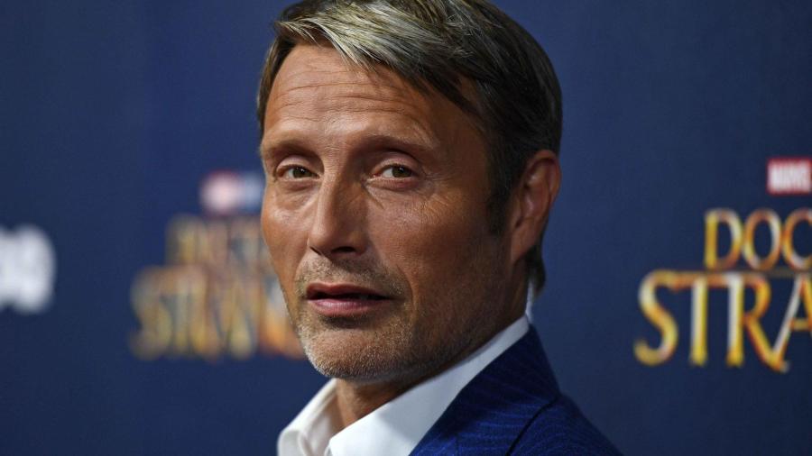 Mads Mikkelsen podría tomar el papel de Johnny Depp en Animales Fantásticos 