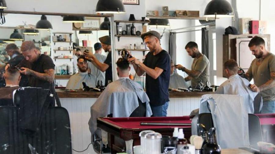 Proponen eliminar licencias de cosmetologías y Barberías en Texas