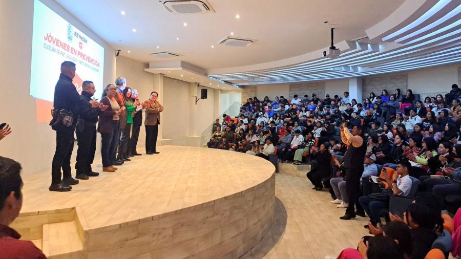 Estudiantes y docentes universitarios reciben pláticas preventivas de la Guardia Estatal